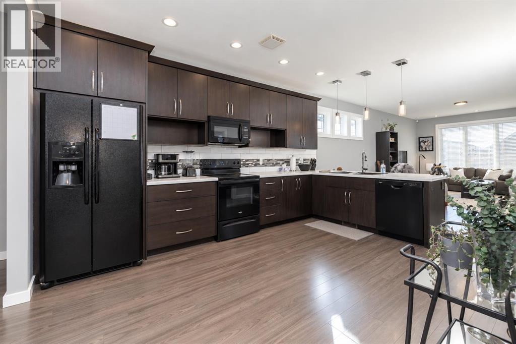 Listing photo – 518 Oak Street S, Springbrook