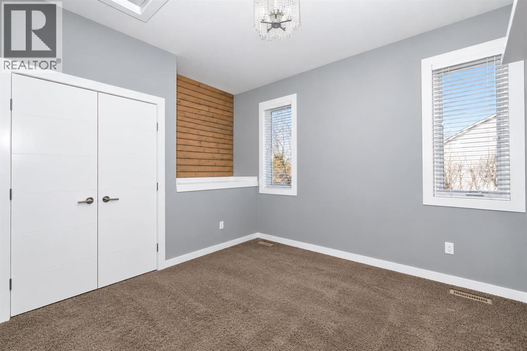 Listing photo – 518 Oak Street S, Springbrook
