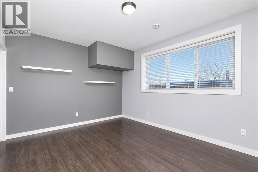 Listing photo – 518 Oak Street S, Springbrook