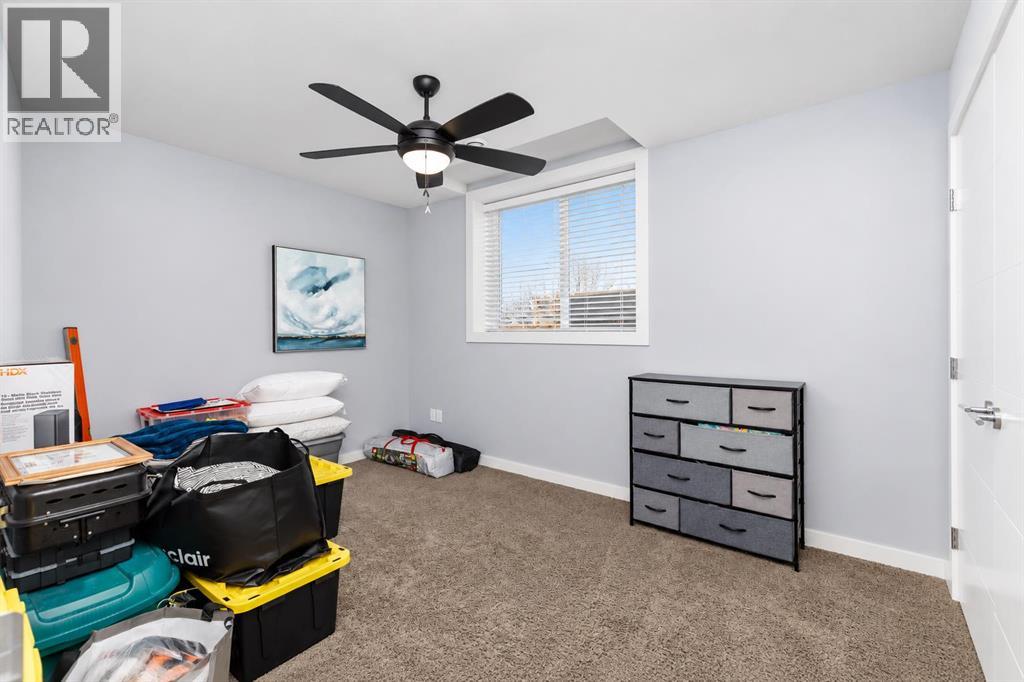 Listing photo – 518 Oak Street S, Springbrook
