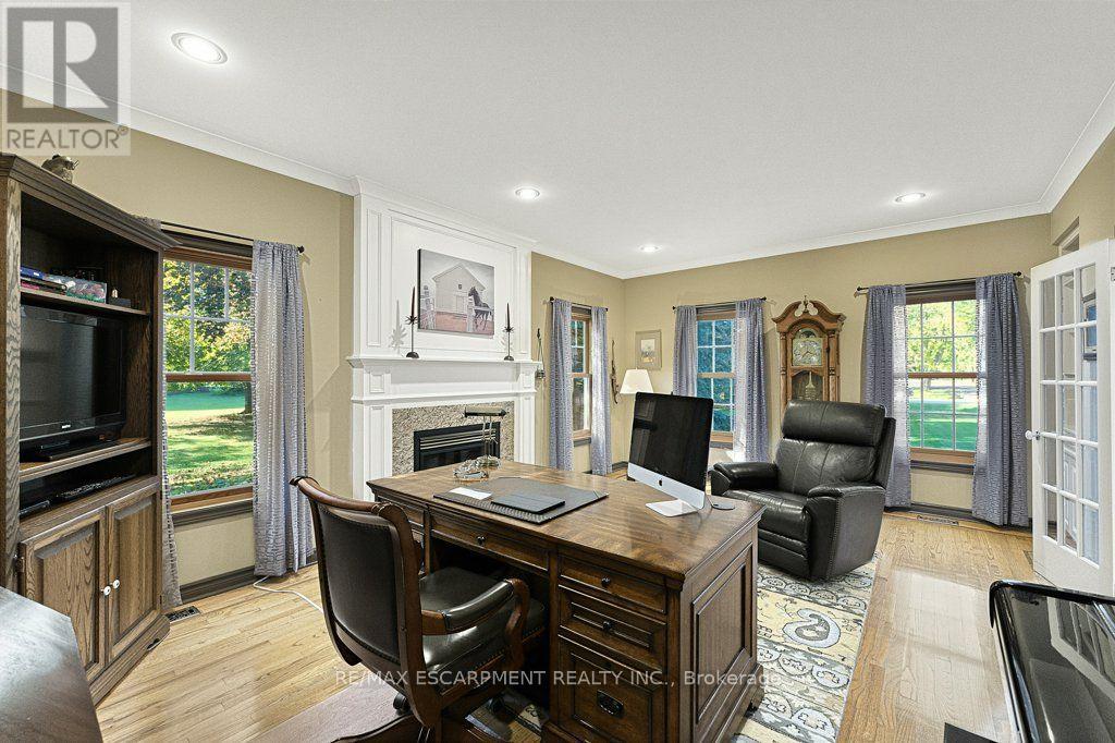 12 WENEIL DRIVE - 8