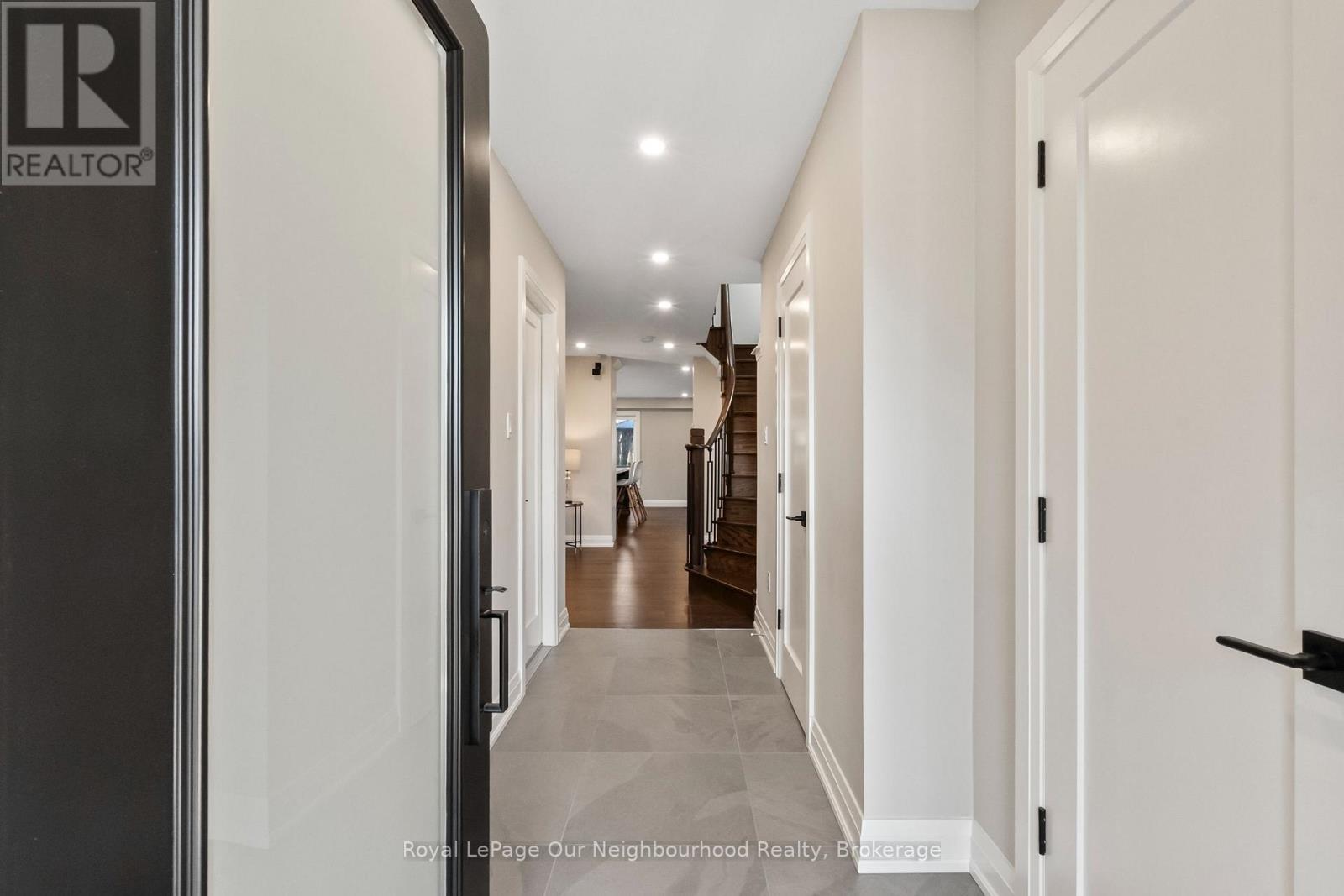 16 Bettina Place, Whitby, ON photo 6