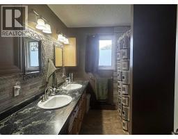 4923 52 Avenue, Taber, AB T1G1H6 Photo 29