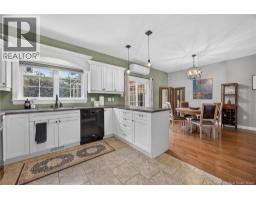 24 Hillside Lane, photo 2