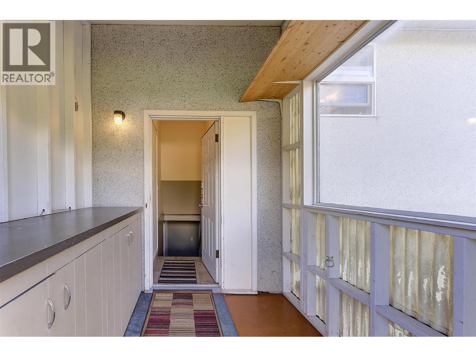 565 Dougall Road S, Kelowna - Image 1