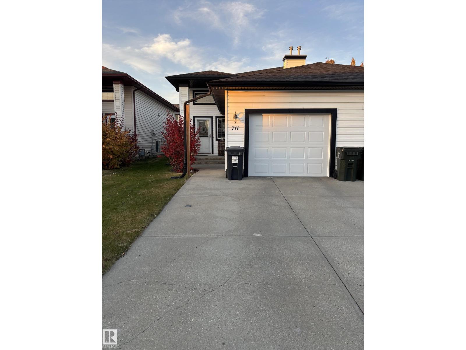 711 Kananaskis DR, Devon