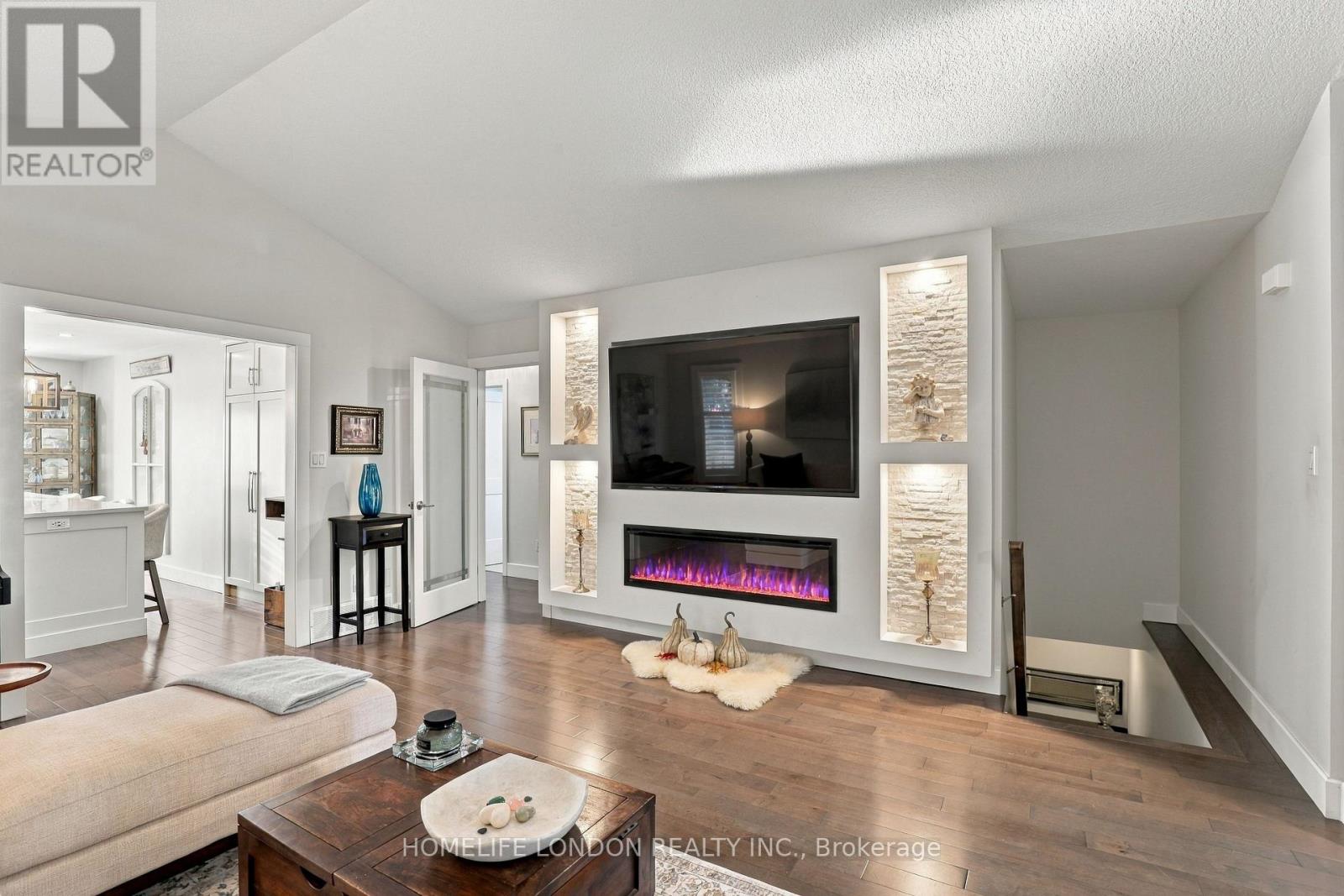 4 bedroom Single Family interior view, 2195 Thornicroft Crescent, Lambeth, London, Ontario