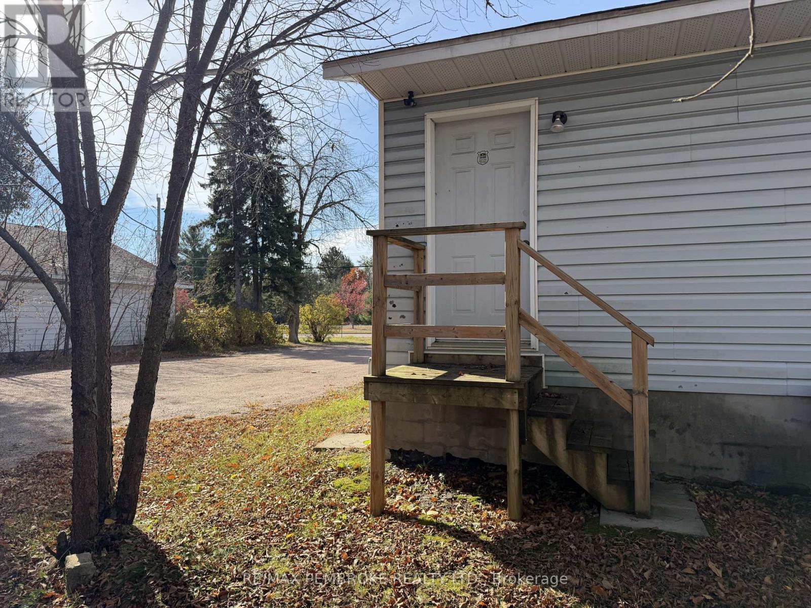 3261 Petawawa photo 3