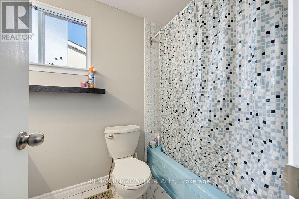 Homes for Sale in Ottawa – 29 SOUTHPARK DRIVE – By Peter Sagos - Image 23