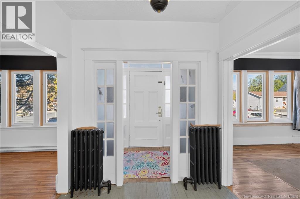 28 Dufferin Street photo 2
