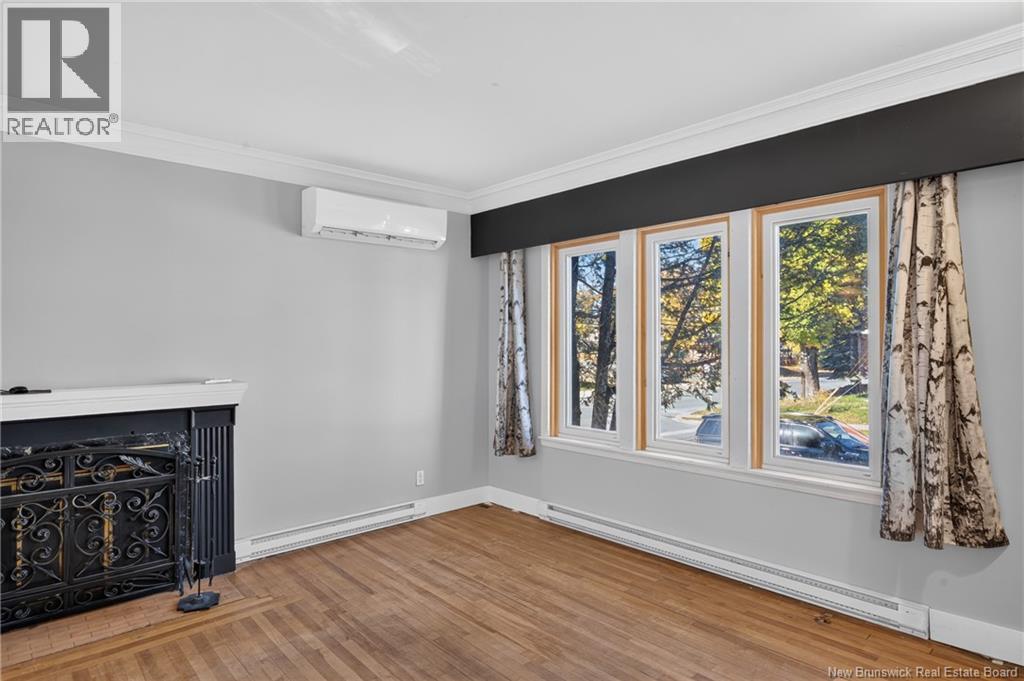 28 Dufferin Street photo 5