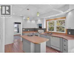 28 Dufferin Street, photo 10