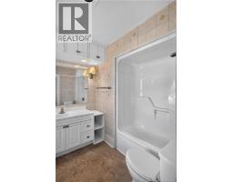 28 Dufferin Street, photo 17
