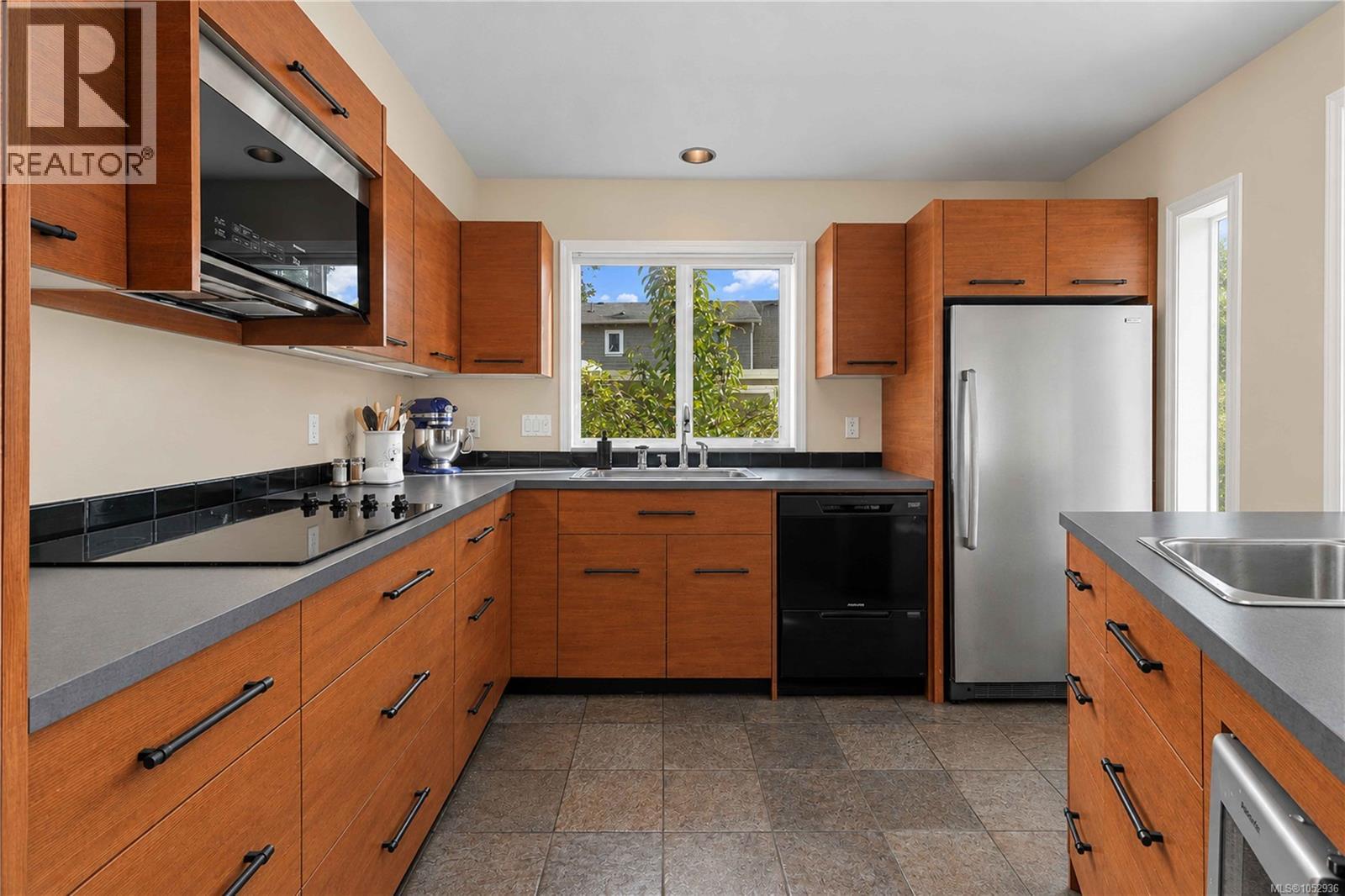  10189 West Saanich Road, North Saanich
