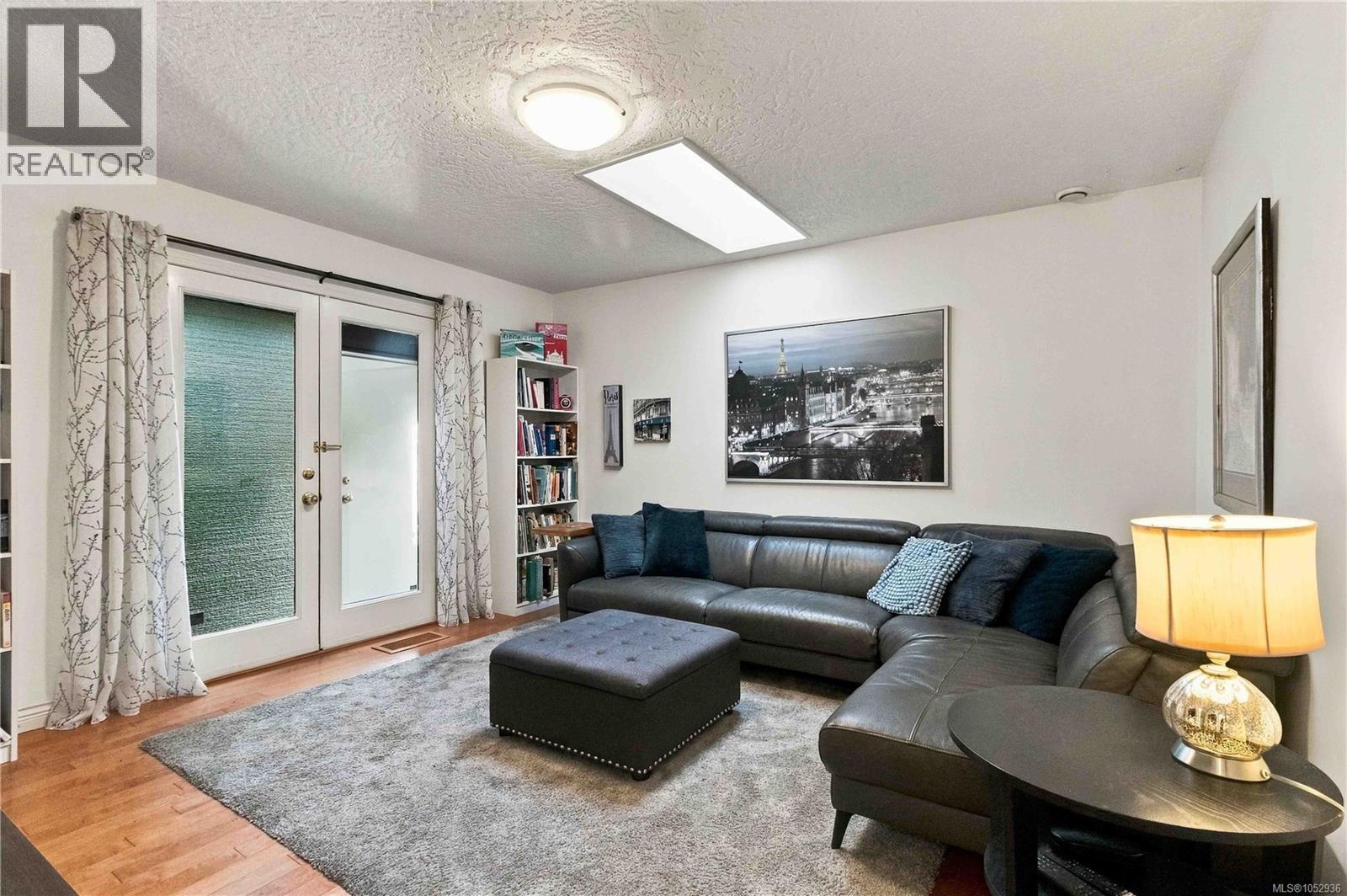  10189 West Saanich Road, North Saanich