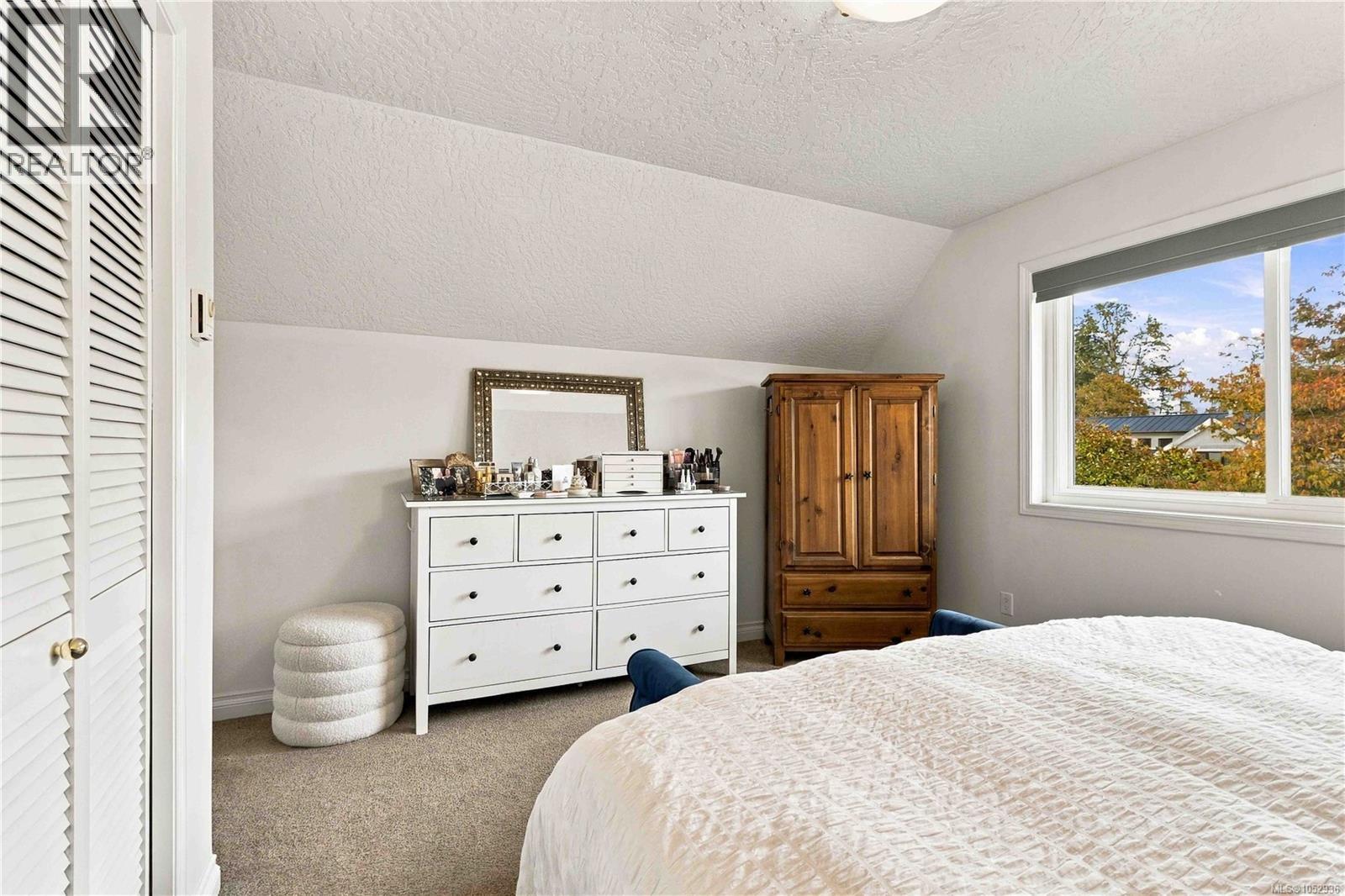 10189 West Saanich Road, North Saanich
