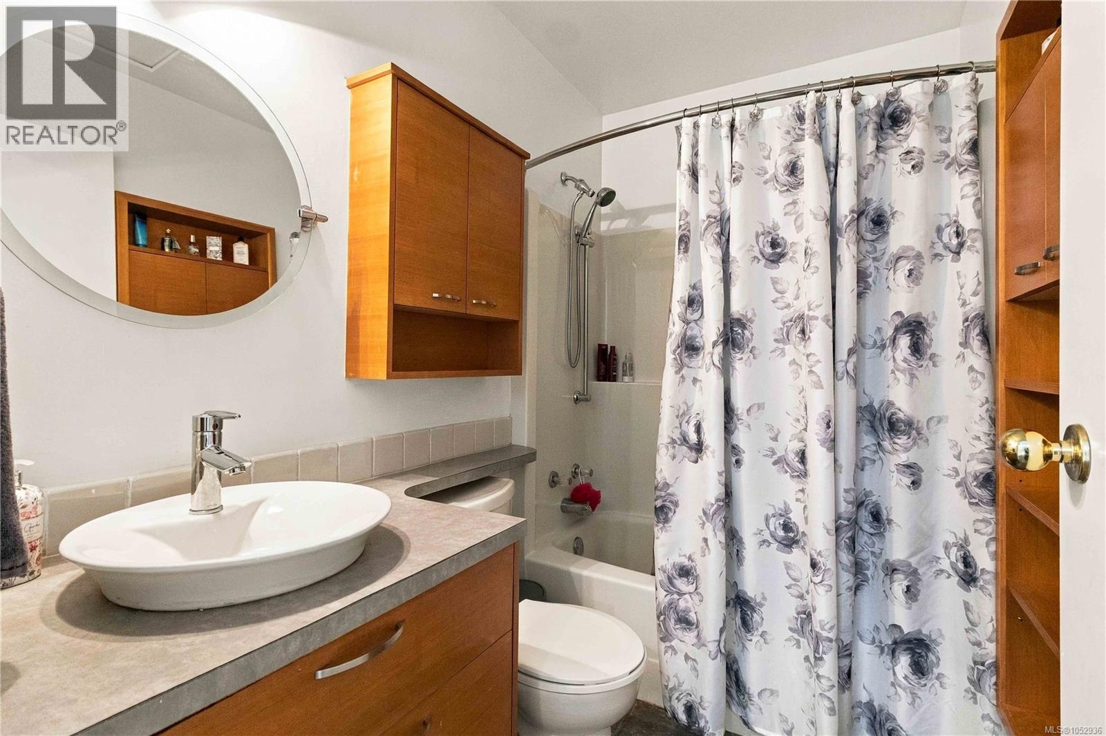  10189 West Saanich Road, North Saanich