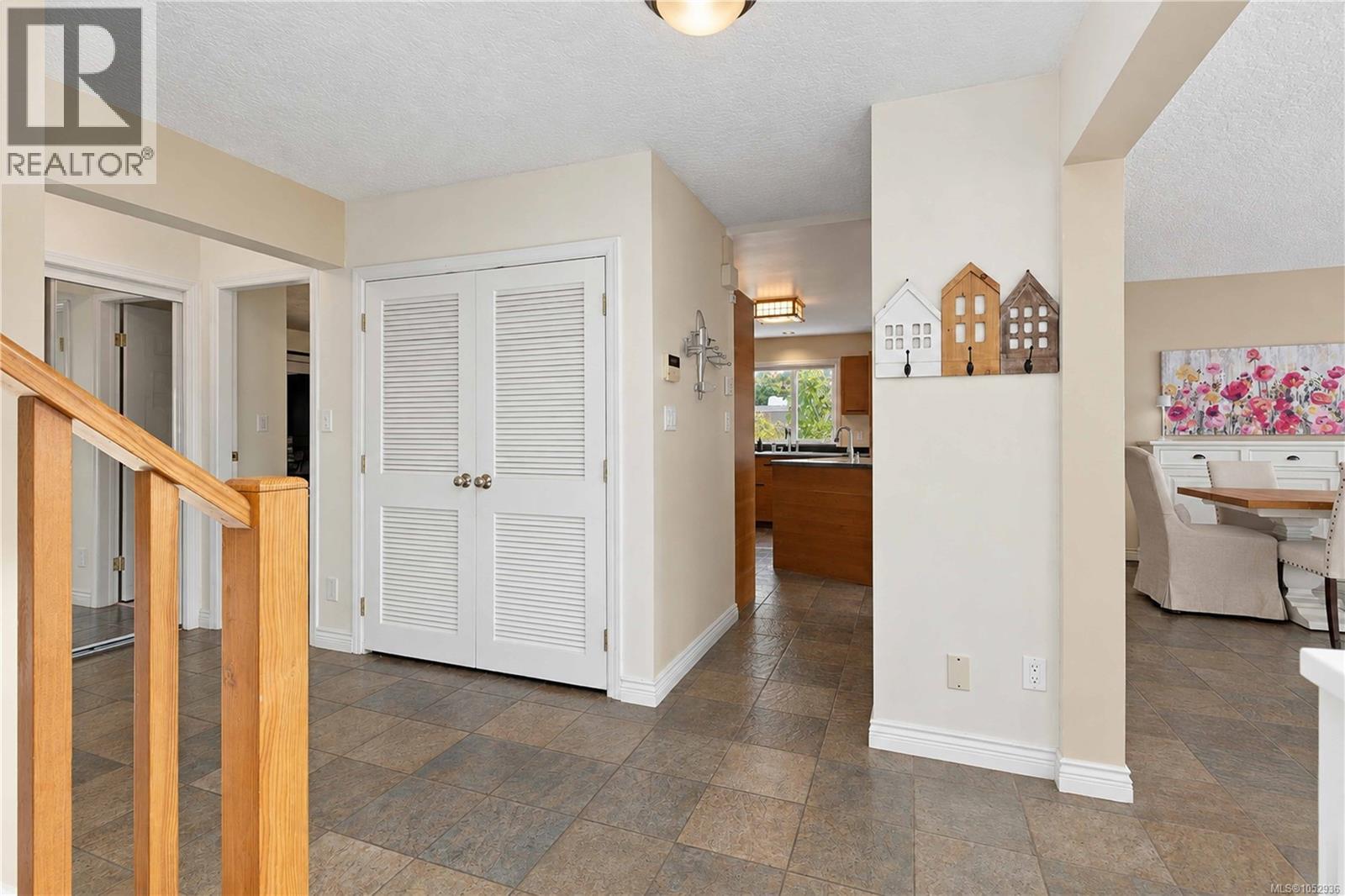  10189 West Saanich Road, North Saanich
