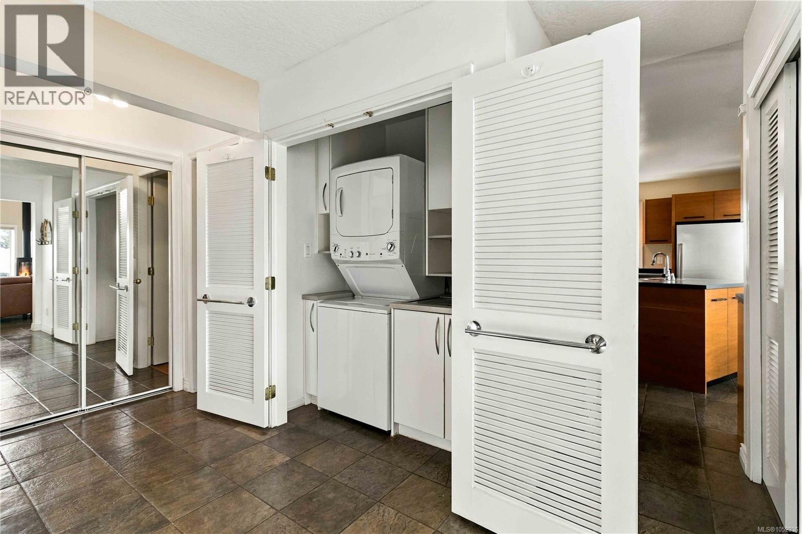  10189 West Saanich Road, North Saanich