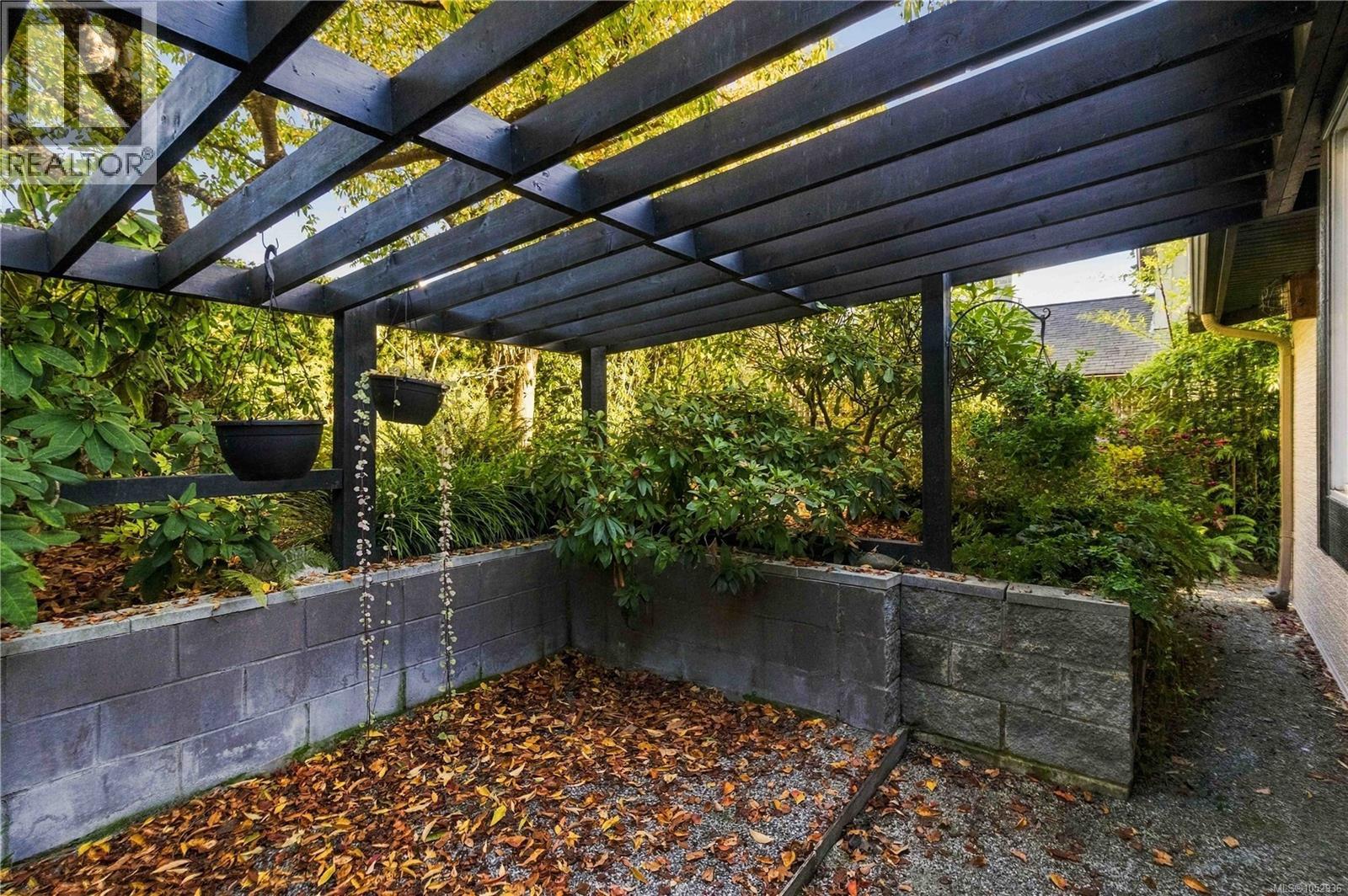  10189 West Saanich Road, North Saanich