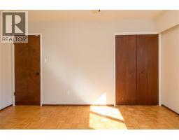 955 Doumac Ave, Saanich, BC V8Y1M5 Photo 24