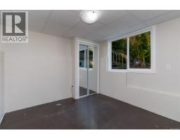 955 Doumac Ave, Saanich, BC V8Y1M5 Photo 29
