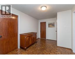 955 Doumac Ave, Saanich, BC V8Y1M5 Photo 34