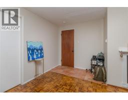 955 Doumac Ave, Saanich, BC V8Y1M5 Photo 35