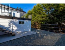 955 Doumac Ave, Saanich, BC V8Y1M5 Photo 44