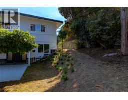 955 Doumac Ave, Saanich, BC V8Y1M5 Photo 52