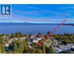 955 Doumac Ave, Saanich, BC V8Y1M5 Photo 54