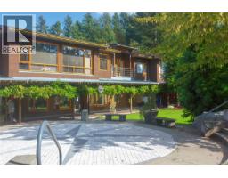 955 Doumac Ave, Saanich, BC V8Y1M5 Photo 60