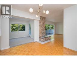 Laundry room - 955 Doumac Ave, Saanich, BC V8Y1M5 Photo 8