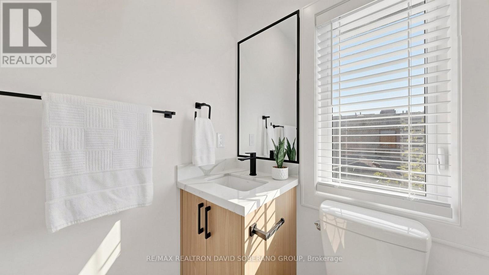 22 Verwood Avenue, Toronto, ON photo 38