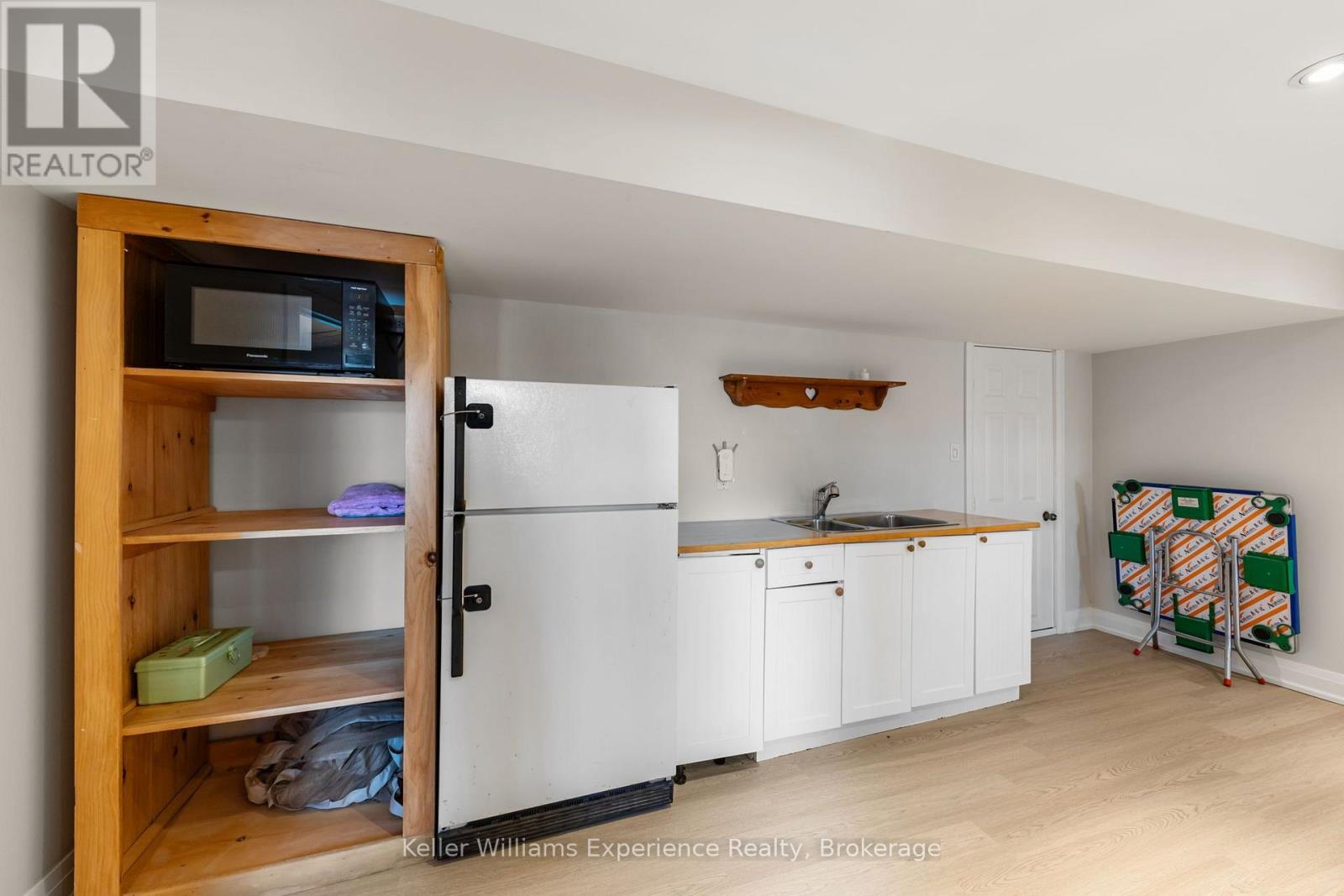 21 Lakeview Crescent, Tiny photo 26