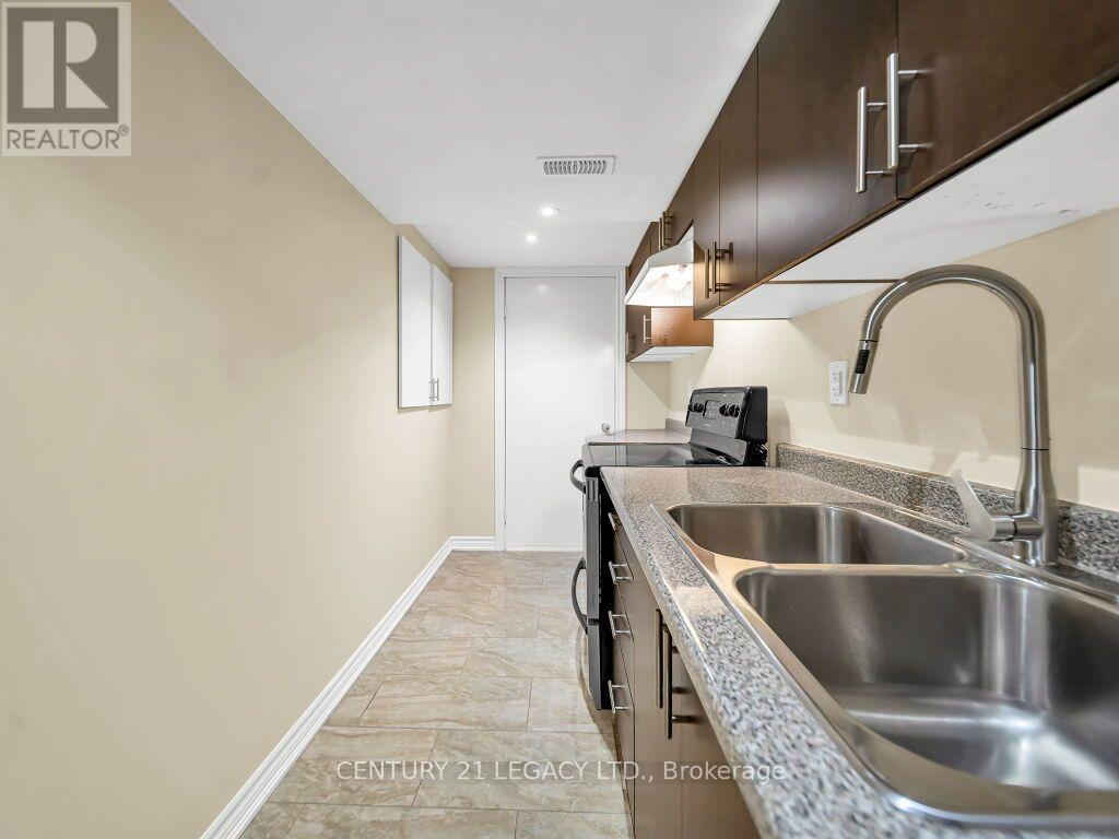 13 Seed Court, Brampton, ON photo 45