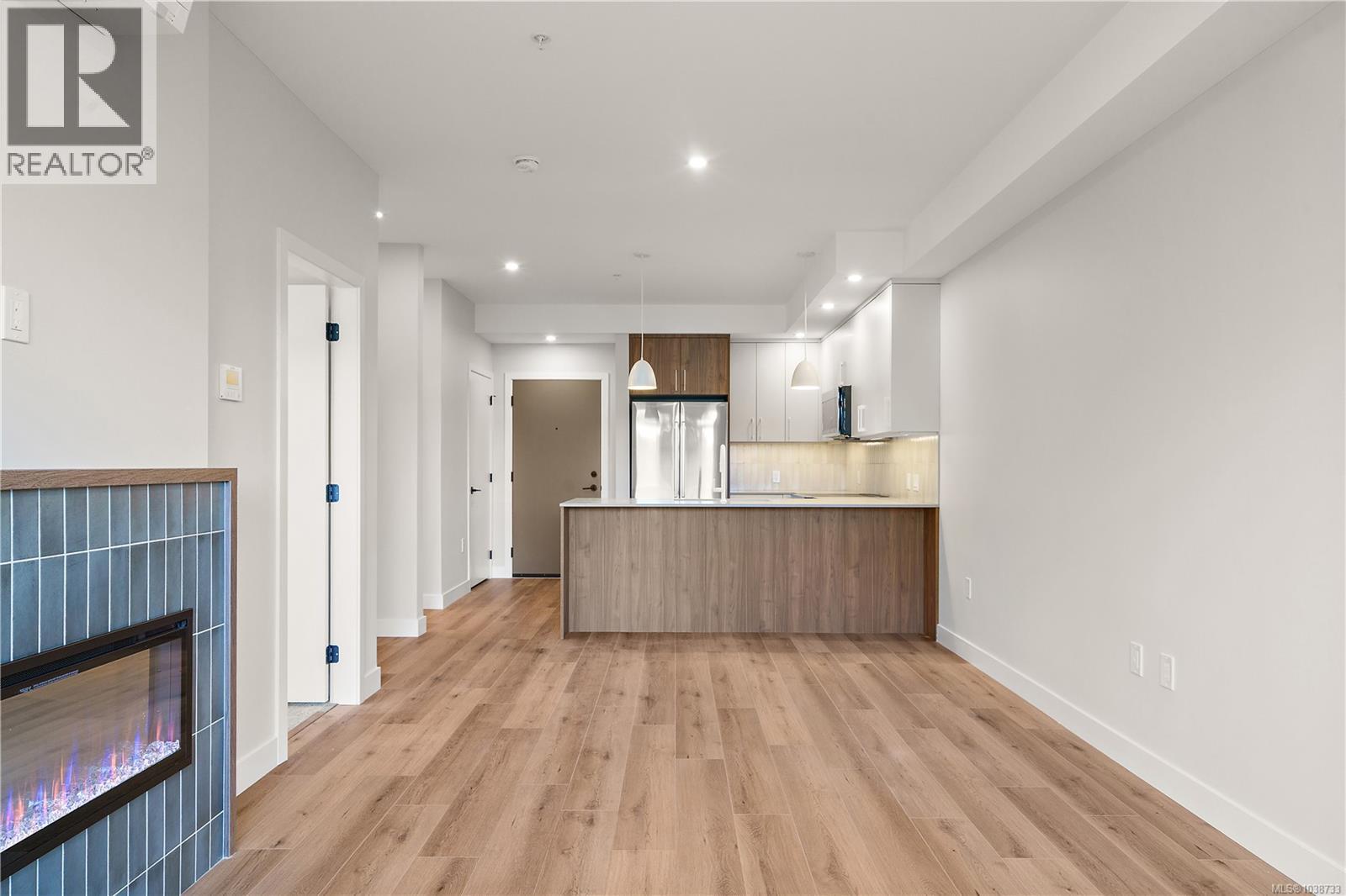 213 2881 Leigh Rd, Langford - Image 1