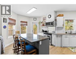 Kitchen - 4614 June Springs Road, Kelowna, BC V1W4C8 Photo 8