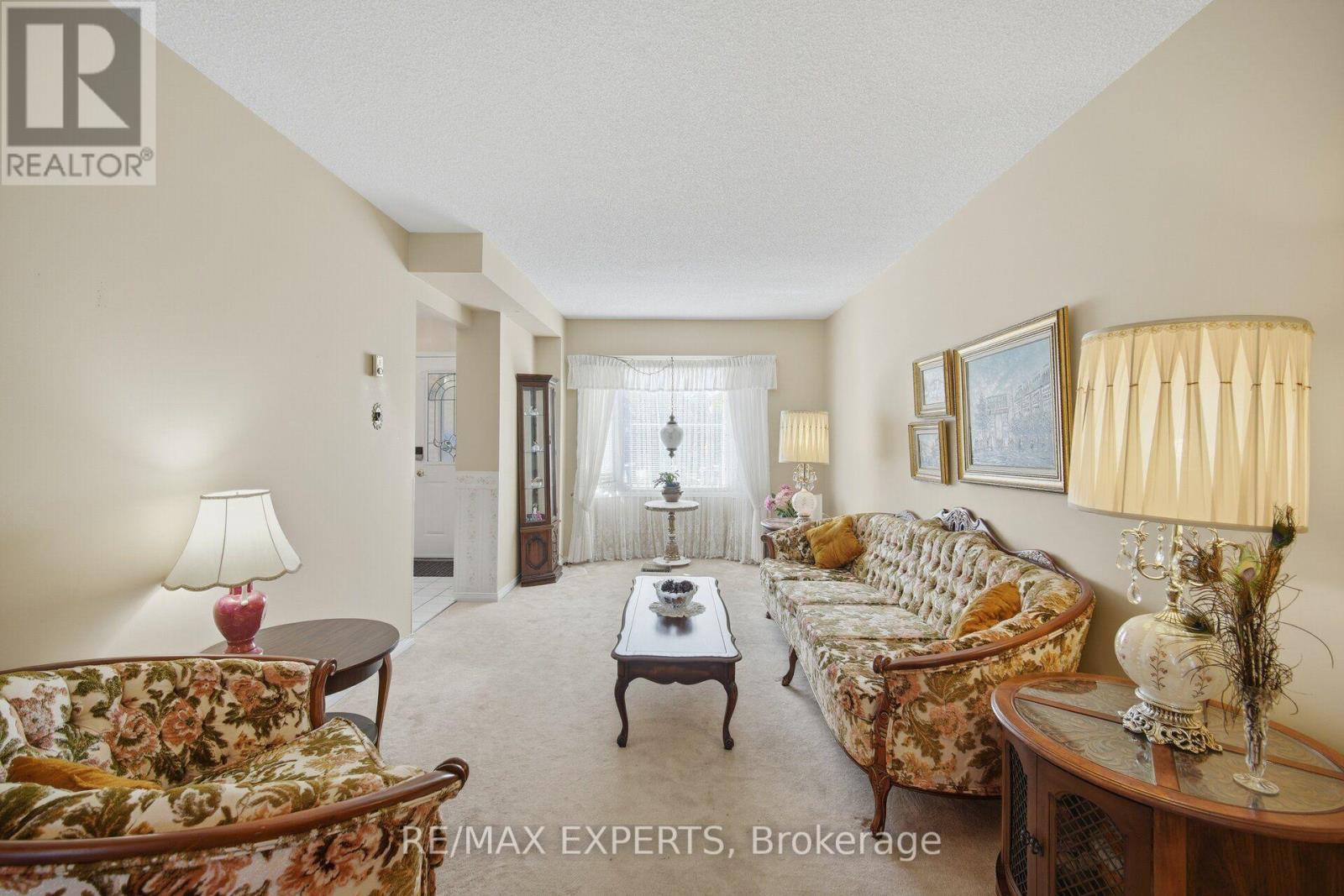 70 Peelton Heights, Brampton, ON photo 11