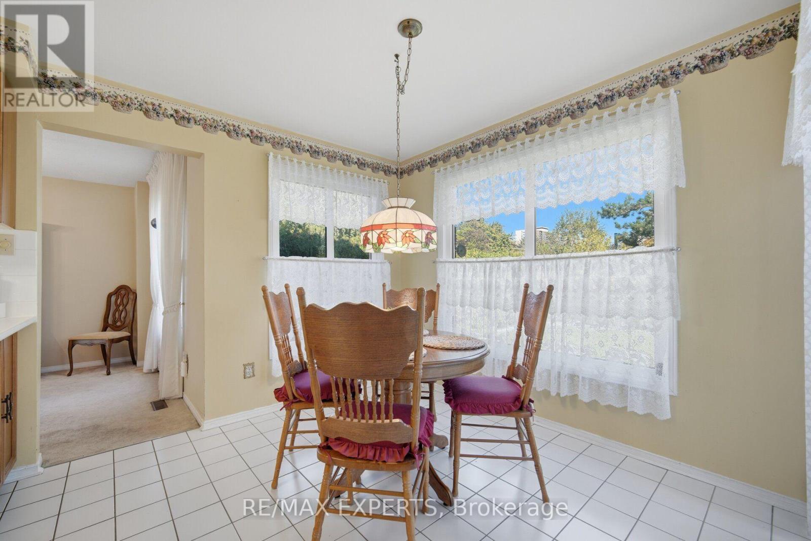 70 Peelton Heights, Brampton, ON photo 16