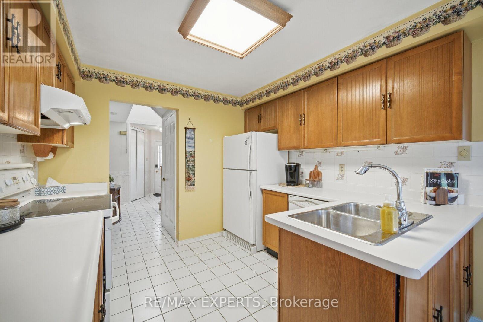 70 Peelton Heights, Brampton, ON photo 18
