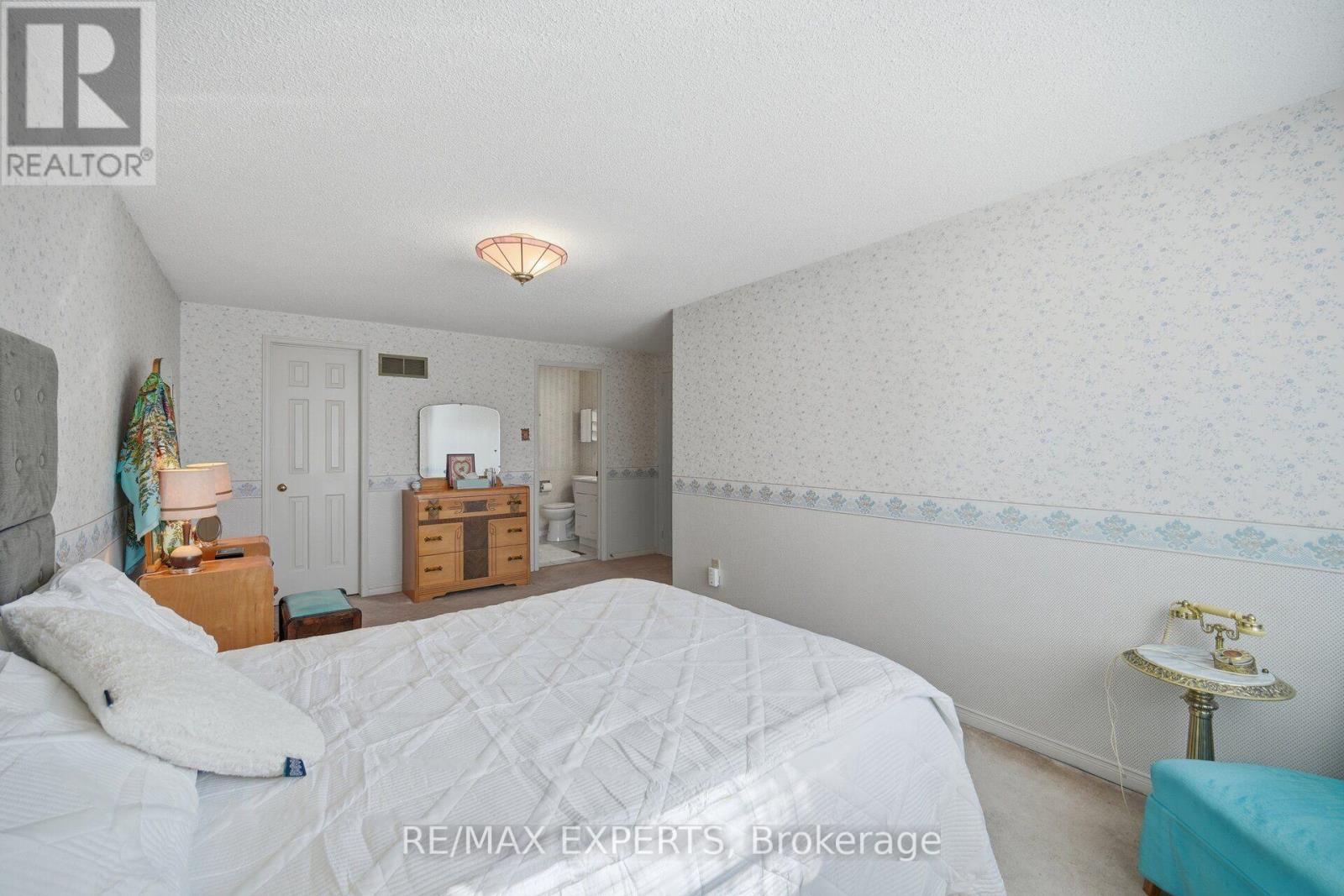70 Peelton Heights, Brampton, ON photo 33