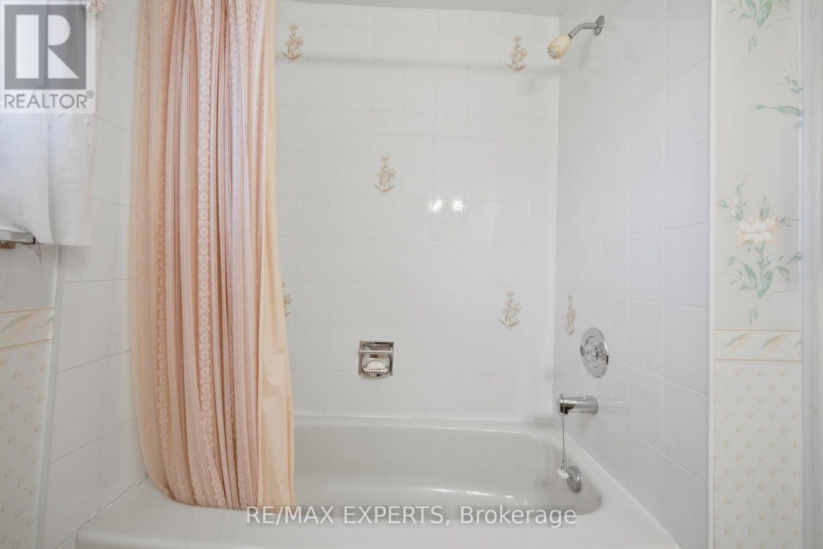 70 Peelton Heights, Brampton, ON photo 41