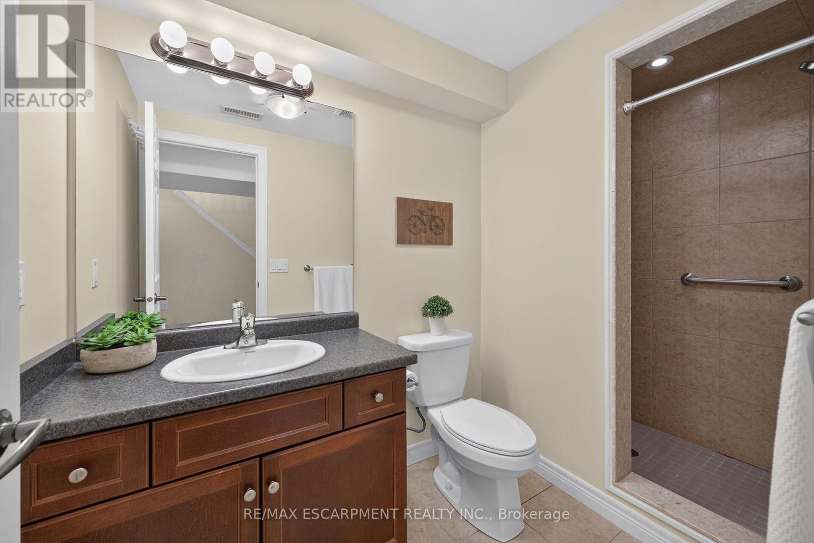 5 Hillgartner Lane, Hamilton, ON photo 40