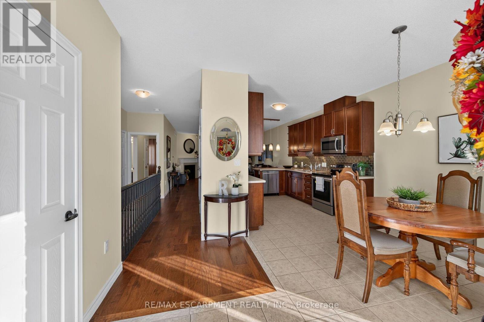 5 Hillgartner Lane, Hamilton, ON photo 7