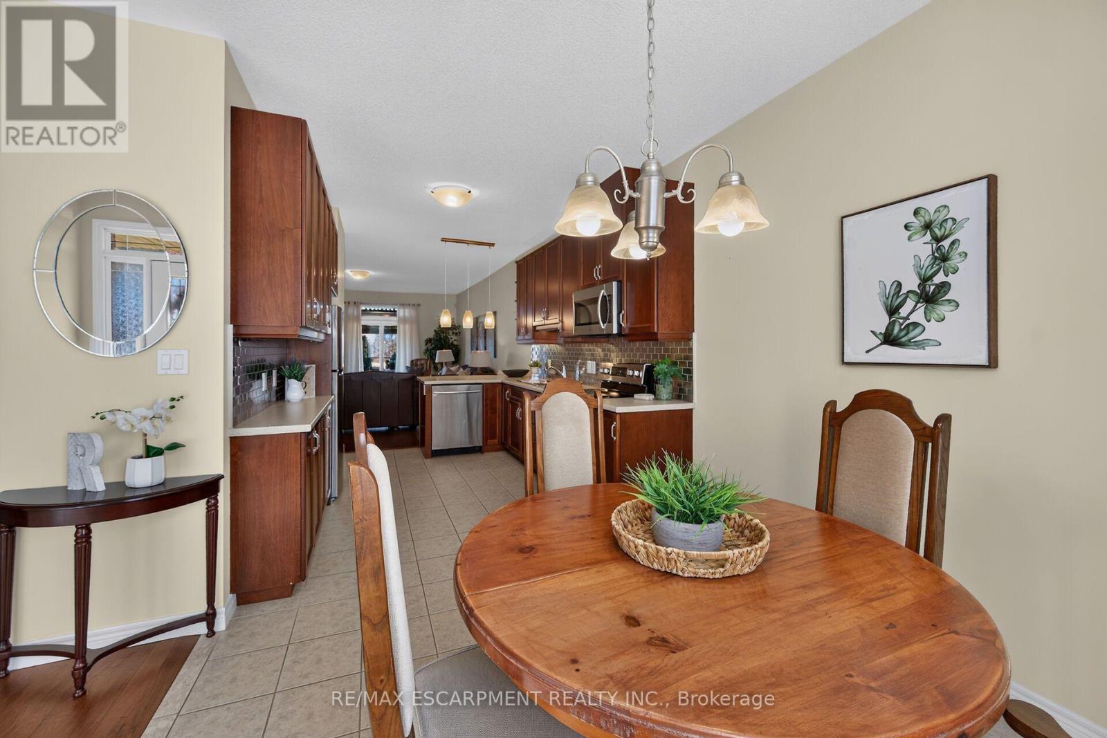 5 Hillgartner Lane, Hamilton, ON photo 9
