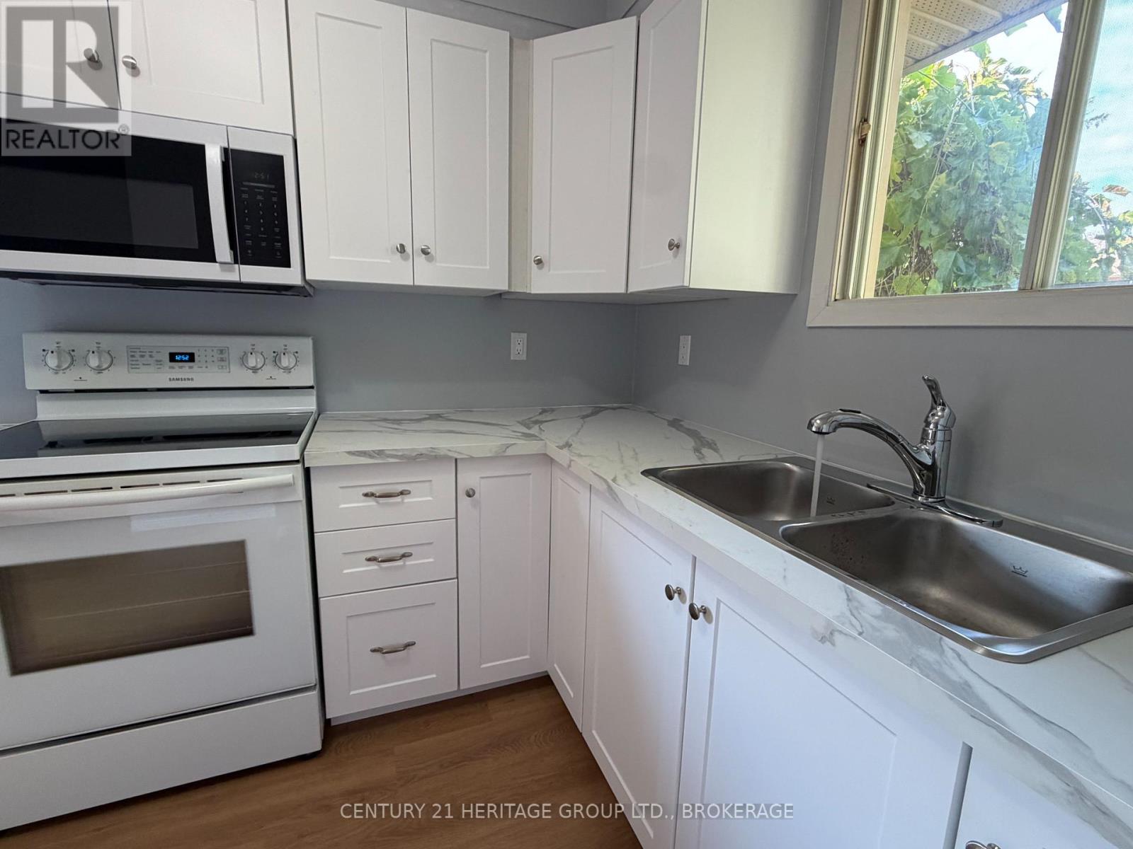 150 Dauphin photo 4