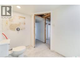 1302 1st Avenue Nw, Moose Jaw, SK S6H3N7 Photo 46