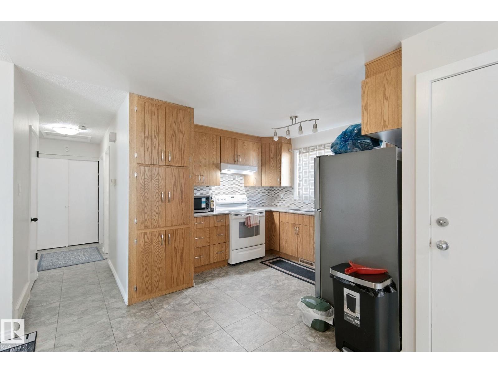 7332 149A Avenue NW, photo 11