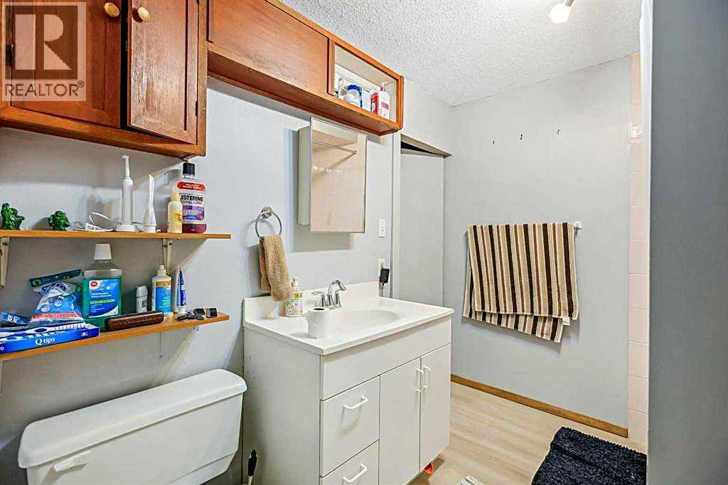 311 33 Avenue NE photo 10